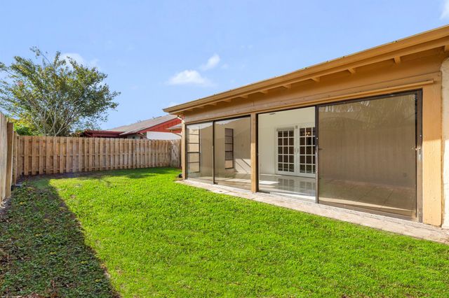 11927 Suellen Circle, Wellington, FL 33414