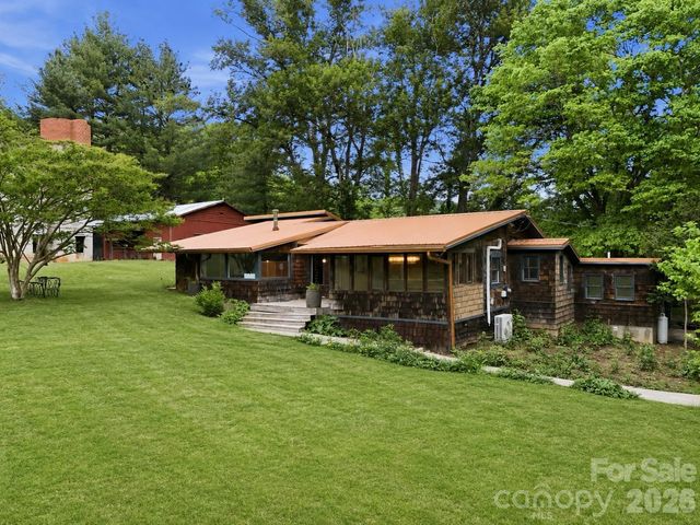 250 Potato Branch Road, Leicester, NC 28748