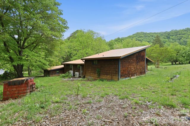 250 Potato Branch Road, Leicester, NC 28748