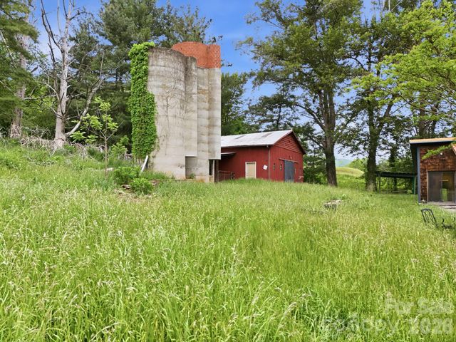 250 Potato Branch Road, Leicester, NC 28748