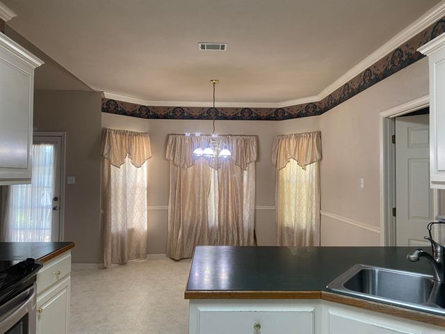 3328 Meadow Creek Drive, Bryant, AR 72022