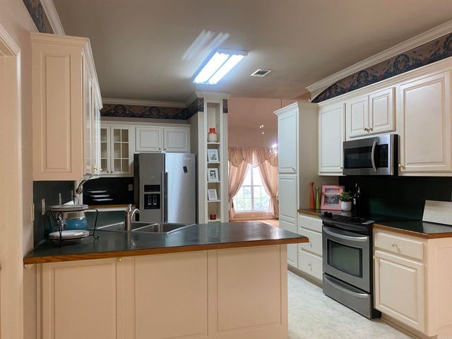 3328 Meadow Creek Drive, Bryant, AR 72022