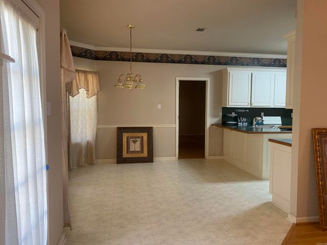 3328 Meadow Creek Drive, Bryant, AR 72022