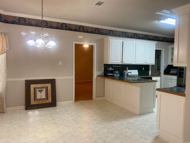3328 Meadow Creek Drive, Bryant, AR 72022