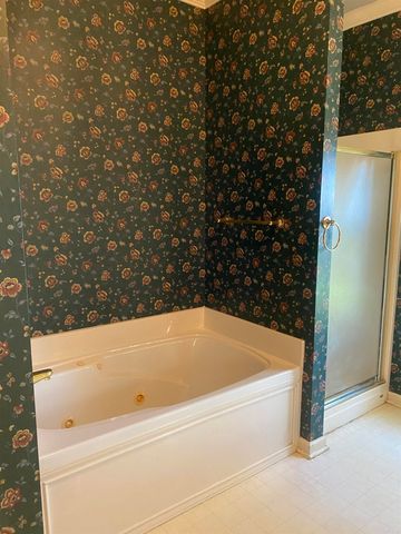 3328 Meadow Creek Drive, Bryant, AR 72022