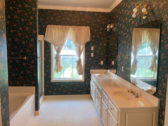 3328 Meadow Creek Drive, Bryant, AR 72022