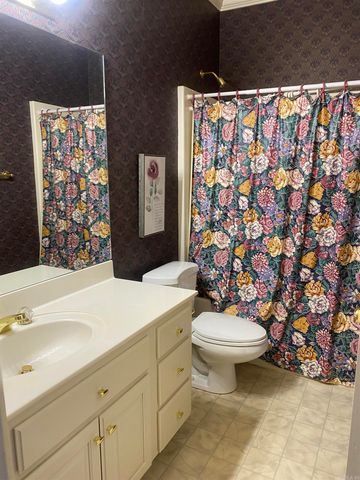 3328 Meadow Creek Drive, Bryant, AR 72022