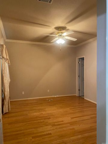 3328 Meadow Creek Drive, Bryant, AR 72022