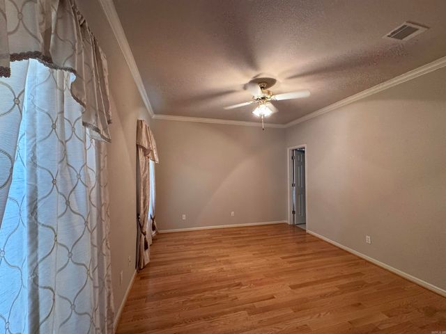 3328 Meadow Creek Drive, Bryant, AR 72022