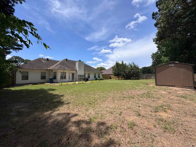 3328 Meadow Creek Drive, Bryant, AR 72022
