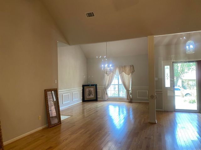 3328 Meadow Creek Drive, Bryant, AR 72022