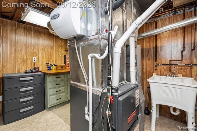 35481 Hathaway Street, Livonia, MI 48150
