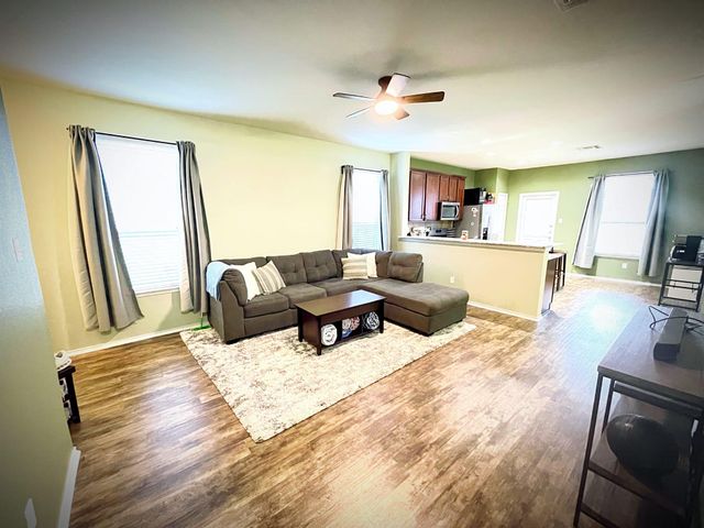 228 La Dera DR, Liberty Hill, TX 78642