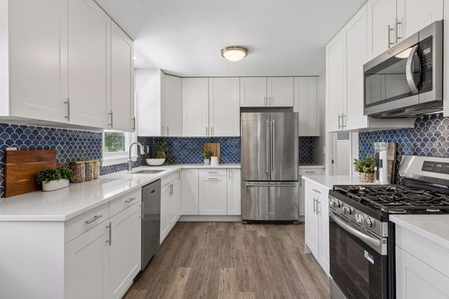 4965 Main Street E, Maple Plain, MN 55359