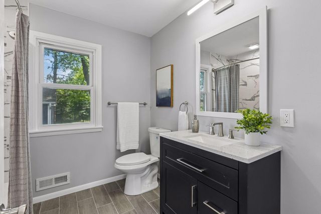 4965 Main Street E, Maple Plain, MN 55359