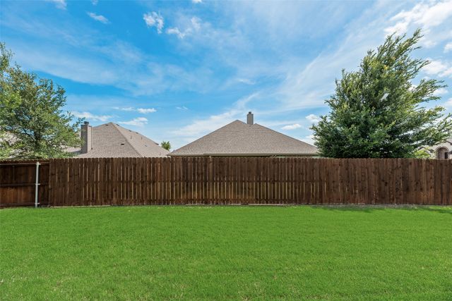 330 Windsor Street, Waxahachie, TX 75165
