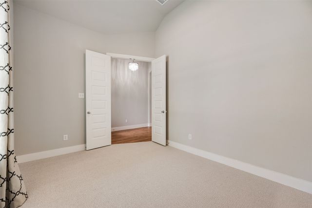 330 Windsor Street, Waxahachie, TX 75165