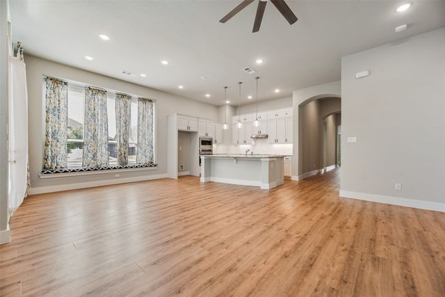330 Windsor Street, Waxahachie, TX 75165