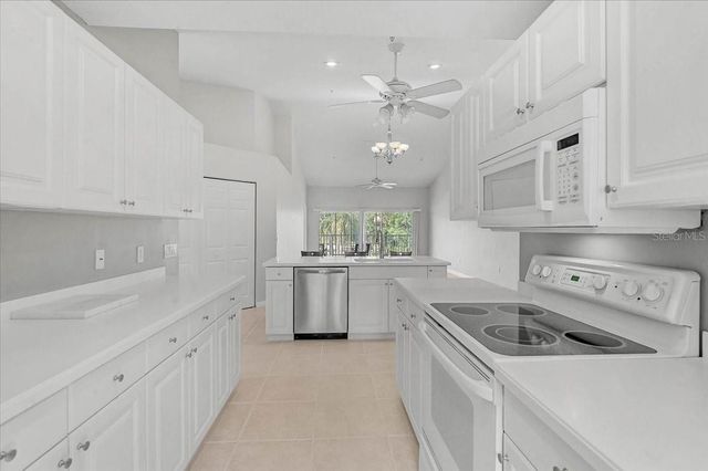 6870 FAIRVIEW TERRACE, Bradenton, FL 34203