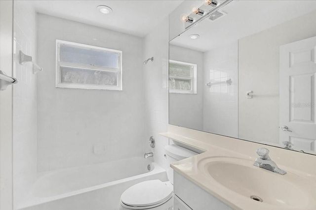 6870 FAIRVIEW TERRACE, Bradenton, FL 34203