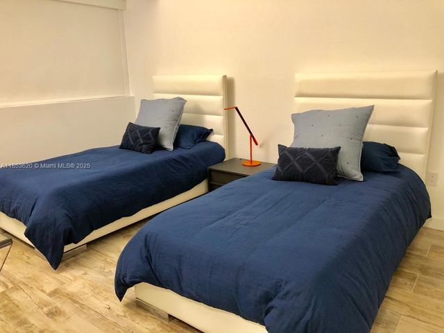 650 NE 32nd St 3005, Miami, FL 33137