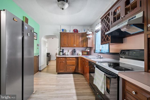317 STATE, Shillington, PA 19607