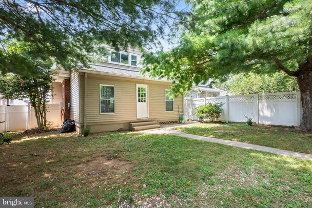 317 STATE, Shillington, PA 19607