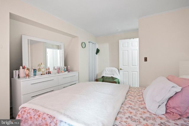 317 STATE, Shillington, PA 19607