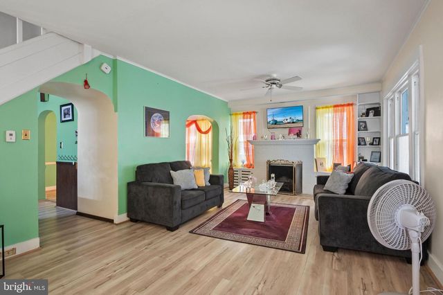 317 STATE, Shillington, PA 19607