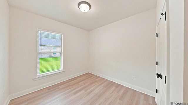 7211 Kenilworth Crossing Ave, Baton Rouge, LA 70820