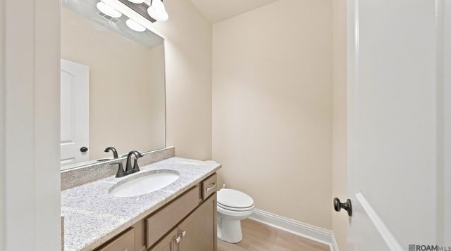 7211 Kenilworth Crossing Ave, Baton Rouge, LA 70820