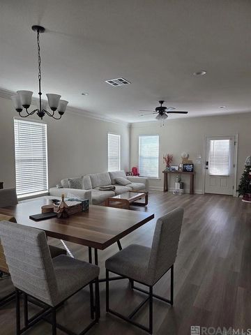 7211 Kenilworth Crossing Ave, Baton Rouge, LA 70820