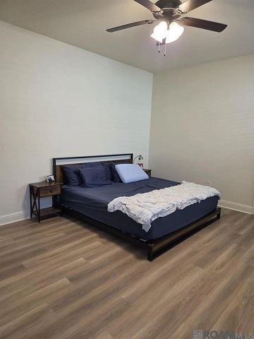 7211 Kenilworth Crossing Ave, Baton Rouge, LA 70820