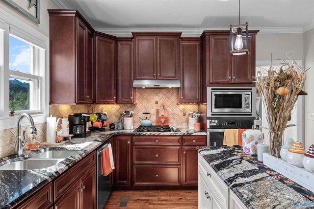 325 Alicia Lane, Gadsden, AL 35901