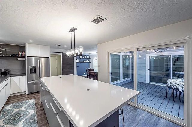 14427 Briarhills Parkway, Houston, TX 77077