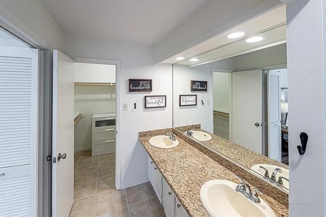 14427 Briarhills Parkway, Houston, TX 77077