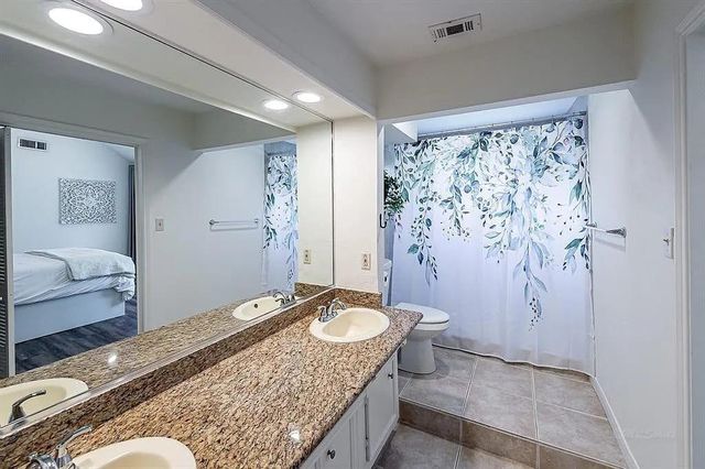 14427 Briarhills Parkway, Houston, TX 77077