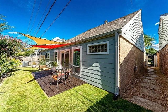 14427 Briarhills Parkway, Houston, TX 77077