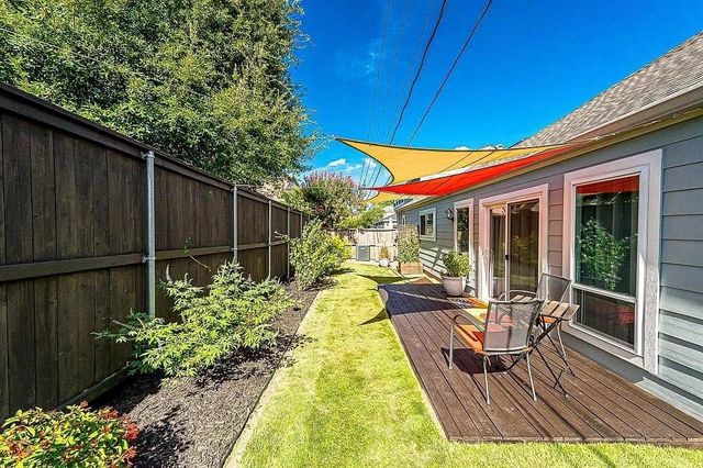 14427 Briarhills Parkway, Houston, TX 77077