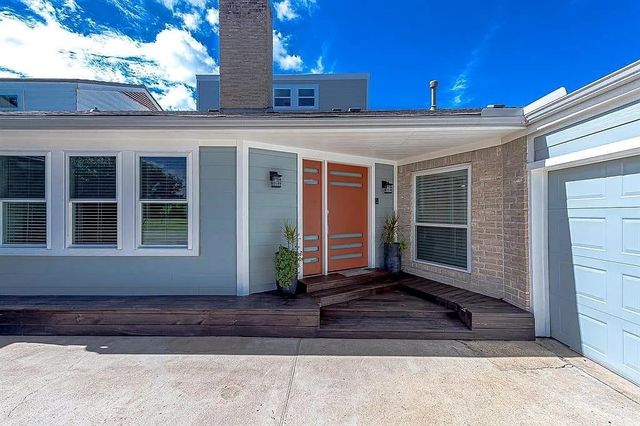 14427 Briarhills Parkway, Houston, TX 77077