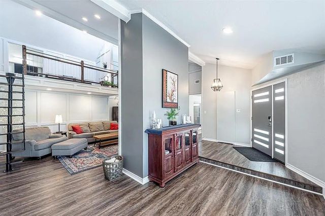 14427 Briarhills Parkway, Houston, TX 77077