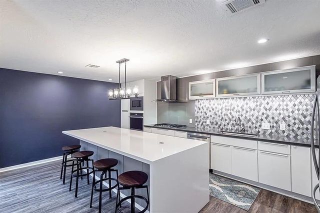 14427 Briarhills Parkway, Houston, TX 77077