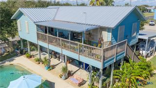 509 Monroe Avenue, Port O'connor, TX 77982