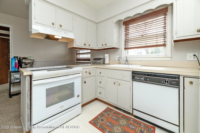 3601 Christine Drive, Lansing, MI 48911