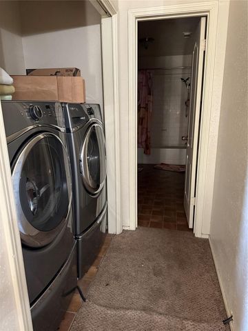 110 Almond Drive, Lake Jackson, TX 77566