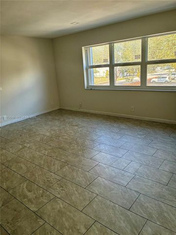 1958 Monroe St 210, Hollywood, FL 33020