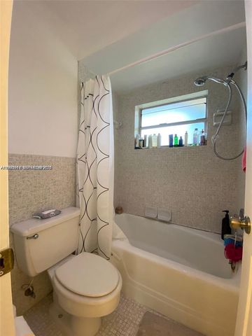 851 NE 14th Ave 420, Hallandale Beach, FL 33009