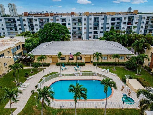 851 NE 14th Ave 420, Hallandale Beach, FL 33009