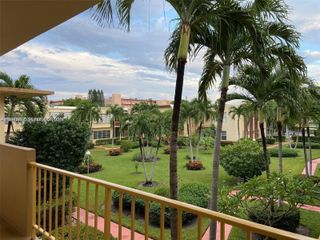 851 NE 14th Ave 420, Hallandale Beach, FL 33009