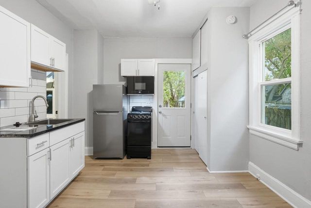 2027 Washington Avenue, Madison, WI 53704